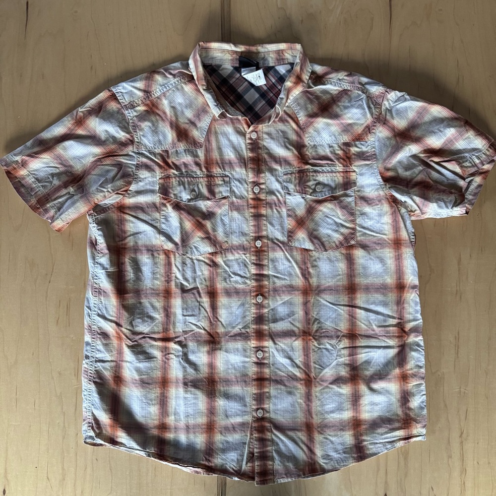Patagonia Three Trees Short Sleeve Button Down - Men’s Large